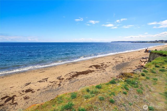 2180 Westwood Place, Oak Harbor, WA 98277