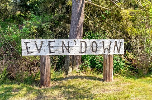2180 Westwood Place, Oak Harbor, WA 98277