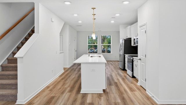 4633 Forest Hills Drive 1002, North Charleston, SC 29418