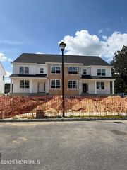 6 Holden Square, Lakewood, NJ 08701