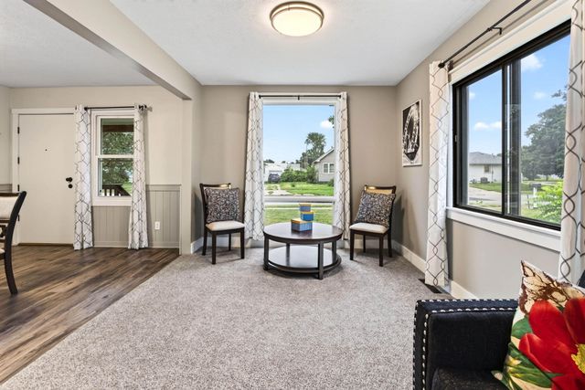 2141 AVENUE G, Council Bluffs, IA 51501