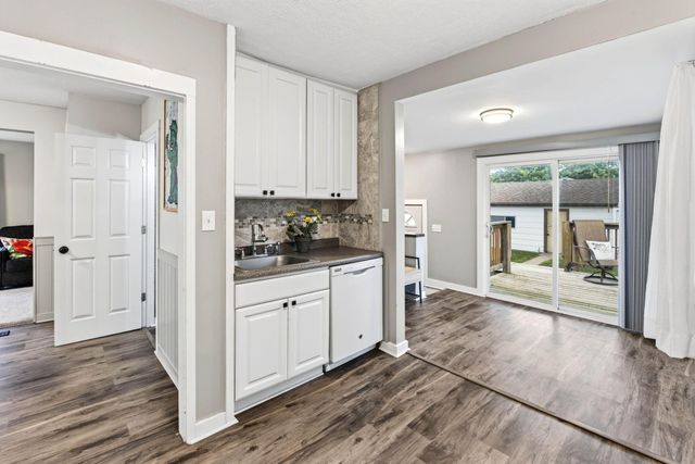 2141 AVENUE G, Council Bluffs, IA 51501