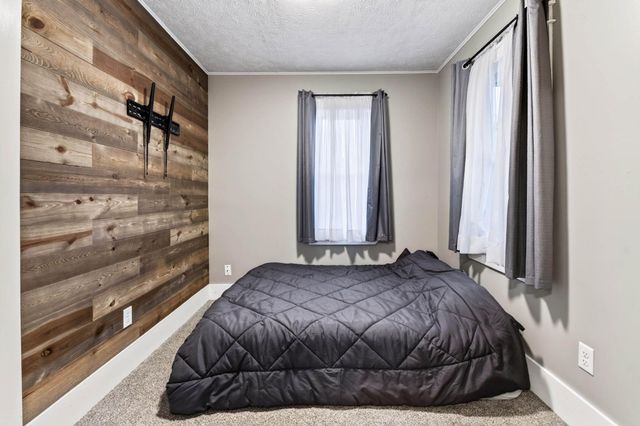 2141 AVENUE G, Council Bluffs, IA 51501