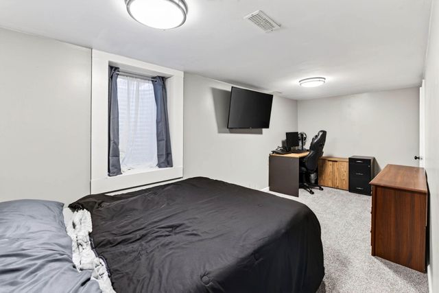 2141 AVENUE G, Council Bluffs, IA 51501