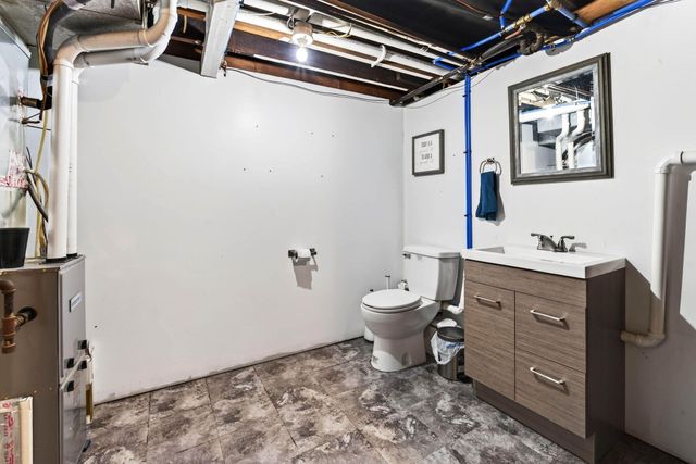 2141 AVENUE G, Council Bluffs, IA 51501