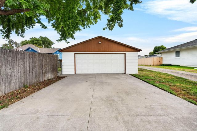 2141 AVENUE G, Council Bluffs, IA 51501