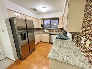 2010 Abbey CIR, Austin, TX 78727