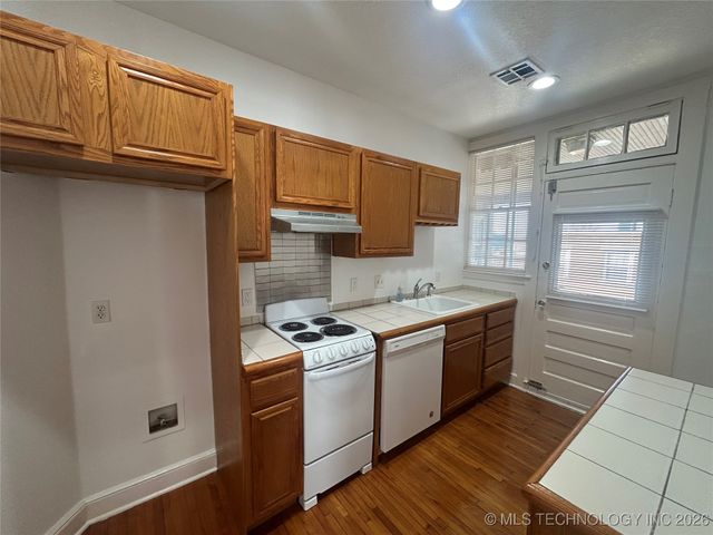 1610 S Quaker Avenue 3, Tulsa, OK 74120