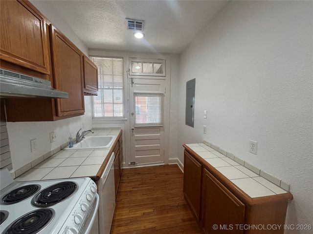 1610 S Quaker Avenue 3, Tulsa, OK 74120