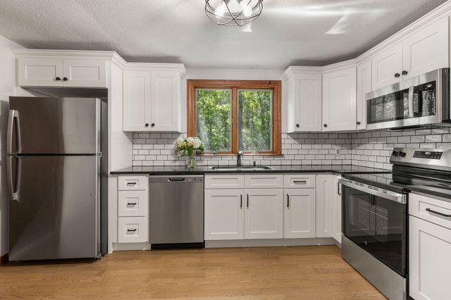 114 King Arthur Drive, Osterville, MA 02655