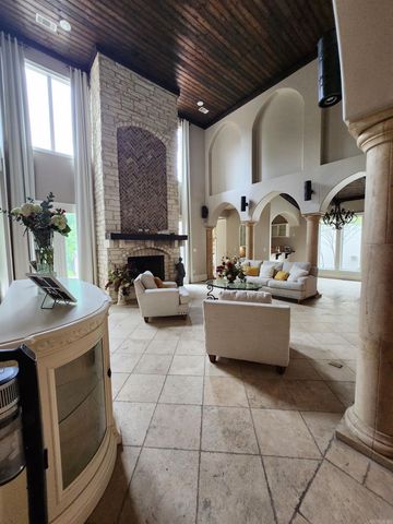11 La Scala Court, Little Rock, AR 72212