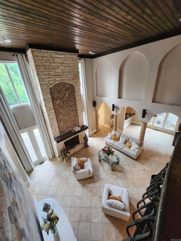 11 La Scala Court, Little Rock, AR 72212