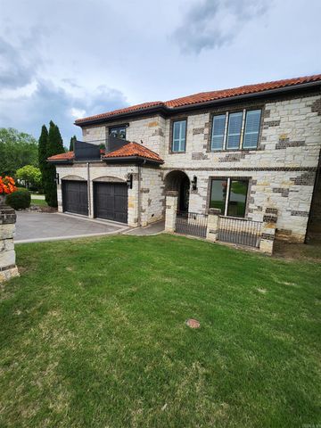 11 La Scala Court, Little Rock, AR 72212