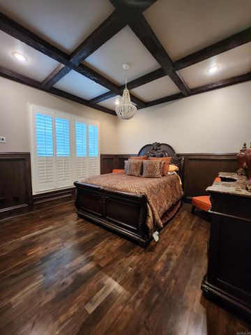 11 La Scala Court, Little Rock, AR 72212