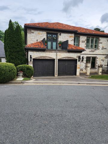 11 La Scala Court, Little Rock, AR 72212