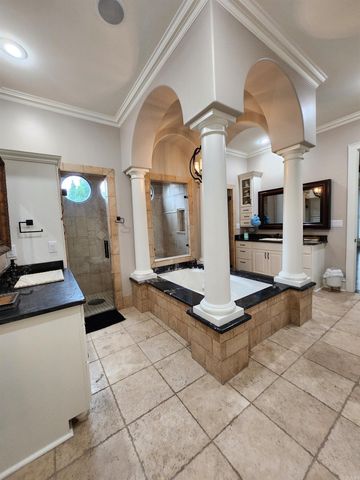 11 La Scala Court, Little Rock, AR 72212