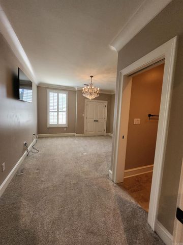 11 La Scala Court, Little Rock, AR 72212