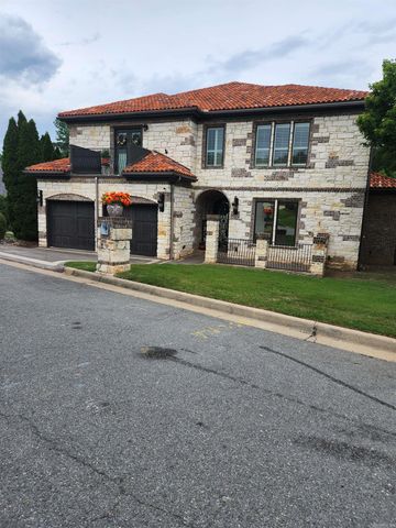 11 La Scala Court, Little Rock, AR 72212