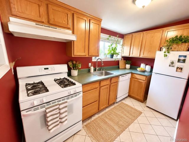 1040 S Kearney Street, Denver, CO 80224