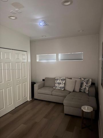 1480 Sweetbay Way, Hollywood, FL 33019
