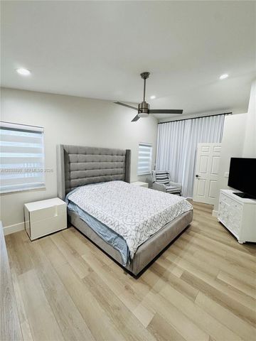 1480 Sweetbay Way, Hollywood, FL 33019