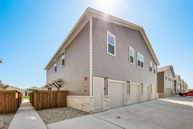 663 Wheatfield Drive, Venus, TX 76084