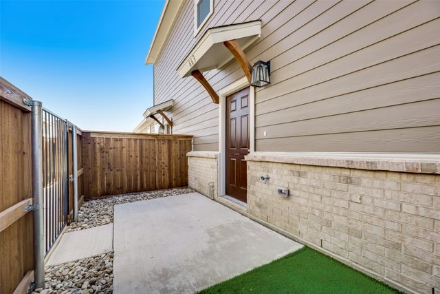 663 Wheatfield Drive, Venus, TX 76084