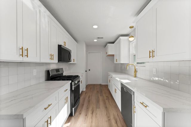 7526 Hablo Drive, Houston, TX 77083