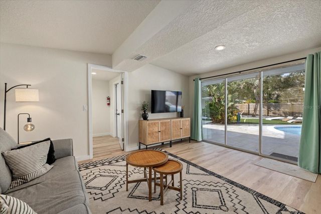 2069 BOUGAINVILLEA STREET, Sarasota, FL 34239