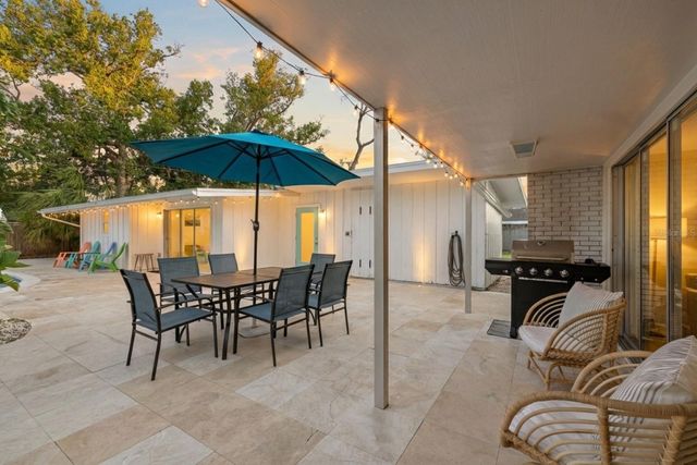 2069 BOUGAINVILLEA STREET, Sarasota, FL 34239