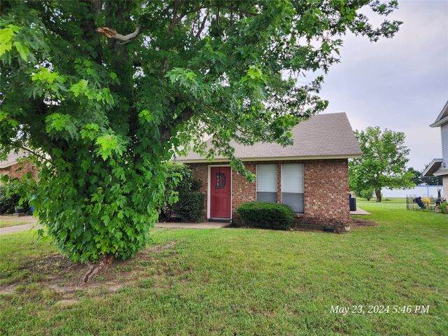 429 Thomas Street SW D, Burleson, TX 76028