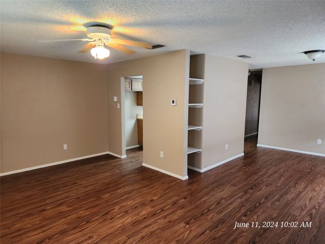 429 Thomas Street SW D, Burleson, TX 76028