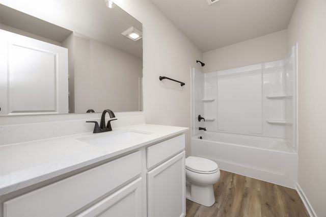 8211 Buckley Court, Johnston, IA 50131