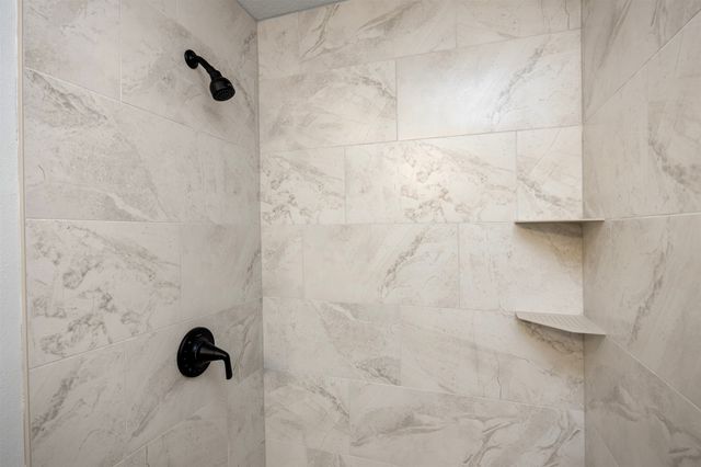 8211 Buckley Court, Johnston, IA 50131