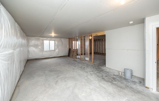 8211 Buckley Court, Johnston, IA 50131