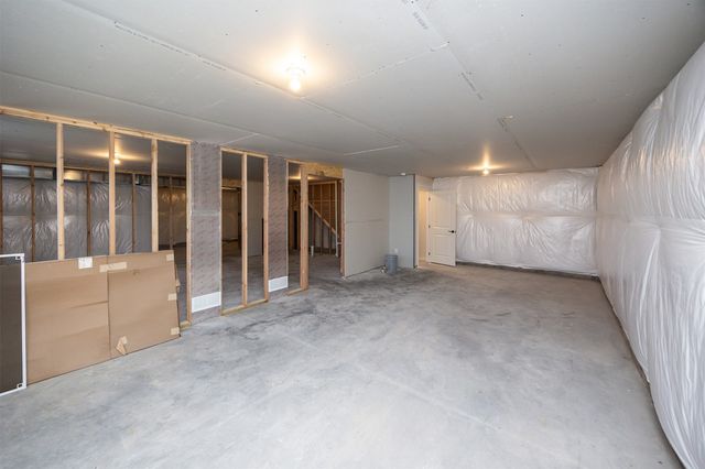 8211 Buckley Court, Johnston, IA 50131