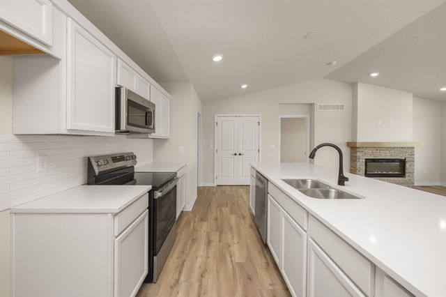 8211 Buckley Court, Johnston, IA 50131