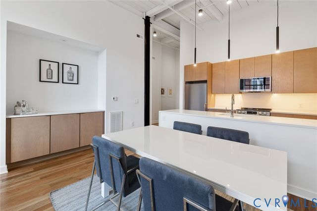 2201 E Main St, Richmond, VA 23223