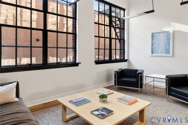 2201 E Main St, Richmond, VA 23223