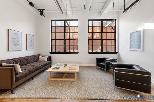 2201 E Main St, Richmond, VA 23223