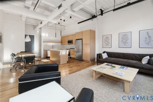 2201 E Main St, Richmond, VA 23223