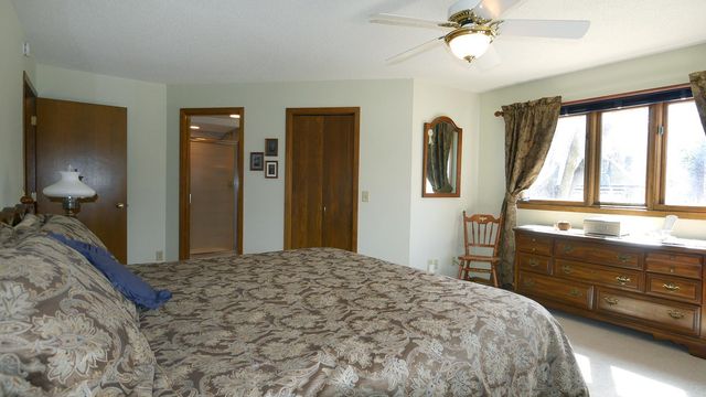 6000 Timberglade Circle, Bloomington, MN 55438