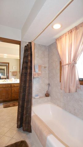 6000 Timberglade Circle, Bloomington, MN 55438