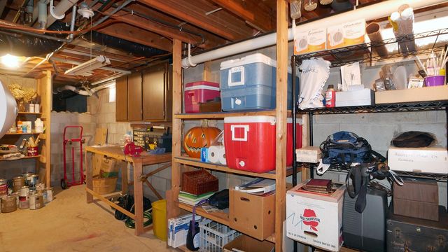 6000 Timberglade Circle, Bloomington, MN 55438