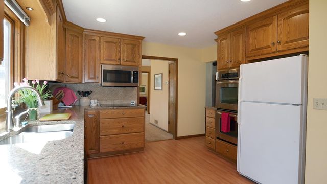 6000 Timberglade Circle, Bloomington, MN 55438