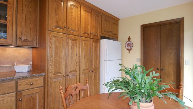 6000 Timberglade Circle, Bloomington, MN 55438