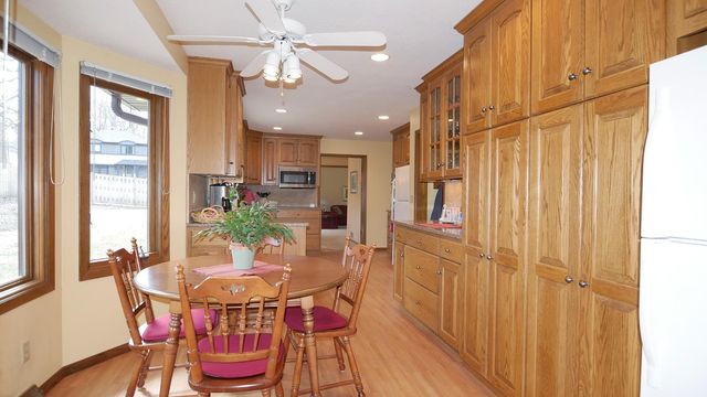 6000 Timberglade Circle, Bloomington, MN 55438