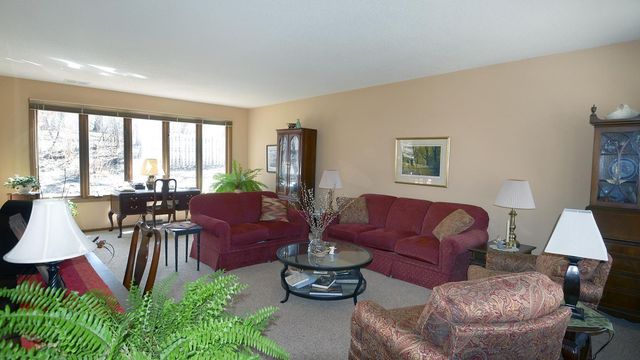 6000 Timberglade Circle, Bloomington, MN 55438