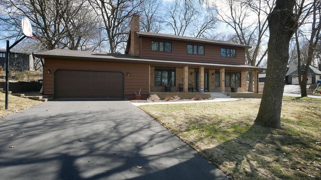 6000 Timberglade Circle, Bloomington, MN 55438