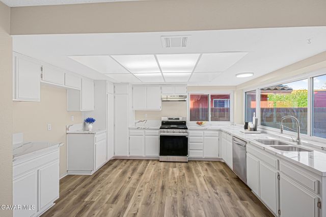 521 W Avenue J14, Lancaster, CA 93534